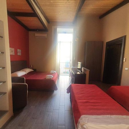 נאפולי Emyjo Central B&B מראה חיצוני תמונה
