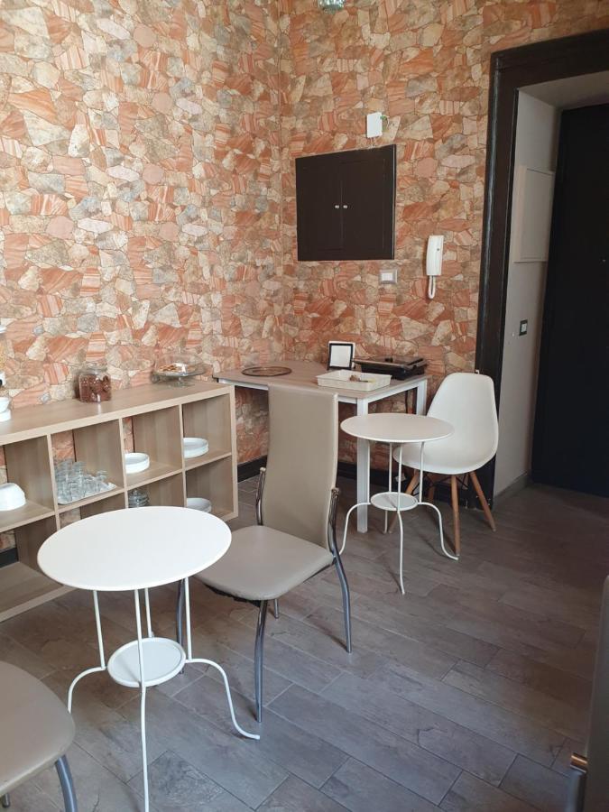 נאפולי Emyjo Central B&B מראה חיצוני תמונה