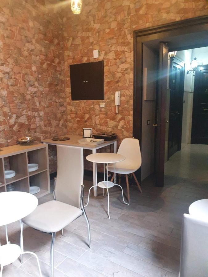 נאפולי Emyjo Central B&B מראה חיצוני תמונה