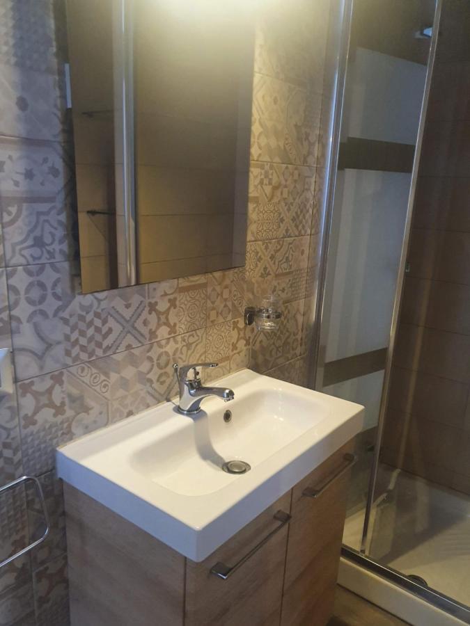 נאפולי Emyjo Central B&B מראה חיצוני תמונה