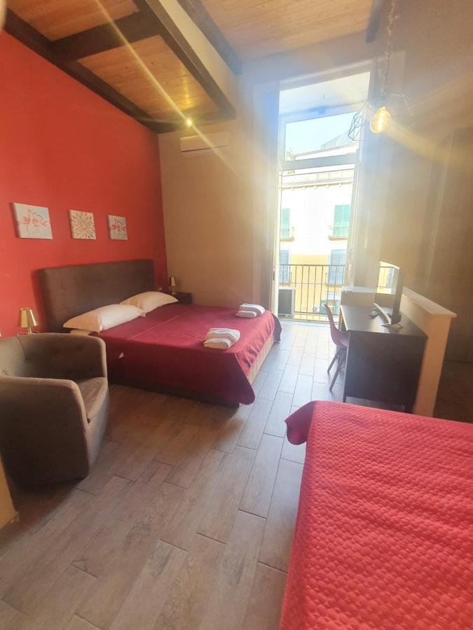 נאפולי Emyjo Central B&B מראה חיצוני תמונה