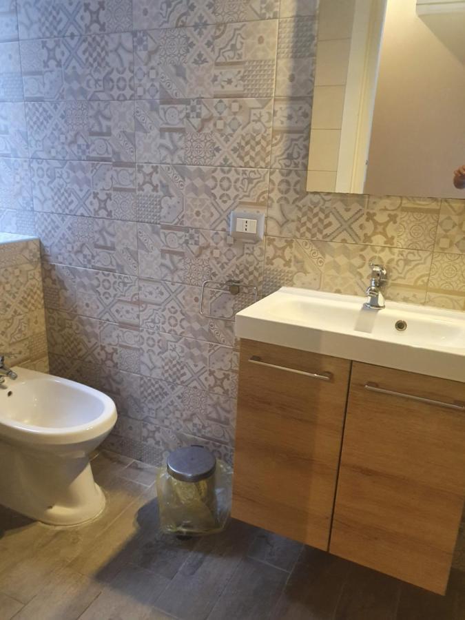 נאפולי Emyjo Central B&B מראה חיצוני תמונה