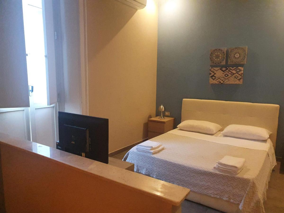 נאפולי Emyjo Central B&B מראה חיצוני תמונה