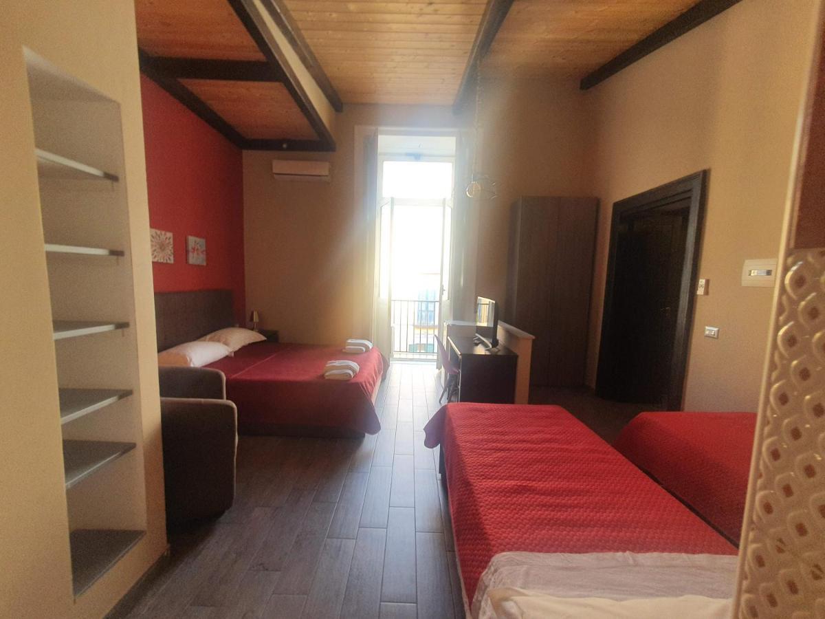 נאפולי Emyjo Central B&B מראה חיצוני תמונה