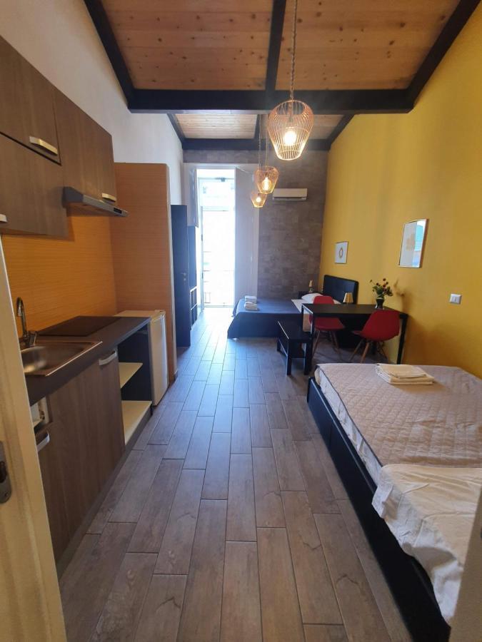נאפולי Emyjo Central B&B מראה חיצוני תמונה
