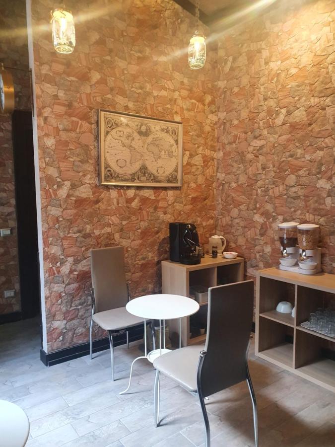 נאפולי Emyjo Central B&B מראה חיצוני תמונה