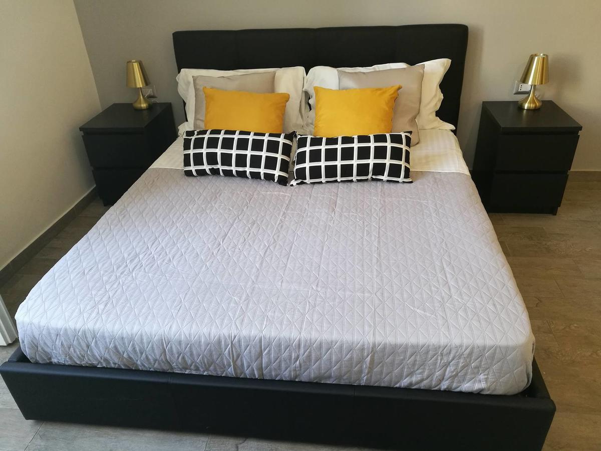 נאפולי Emyjo Central B&B מראה חיצוני תמונה
